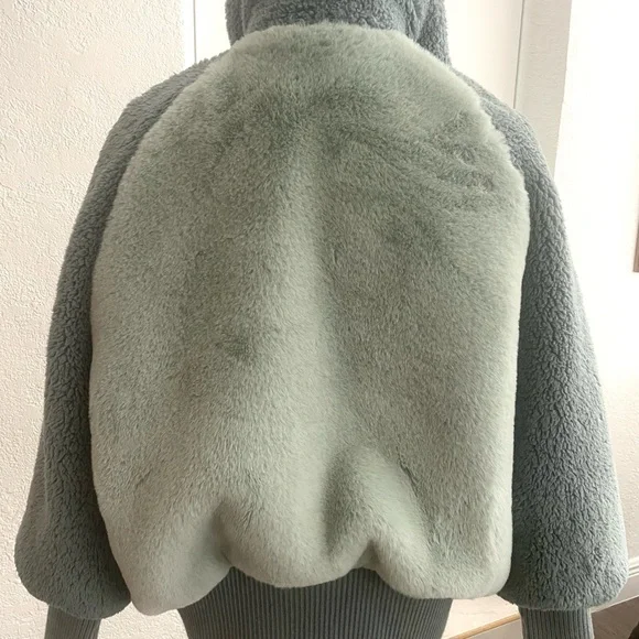 UGG Gray Teddy Jacket Plush Oversized Design - Picture 2 of 7